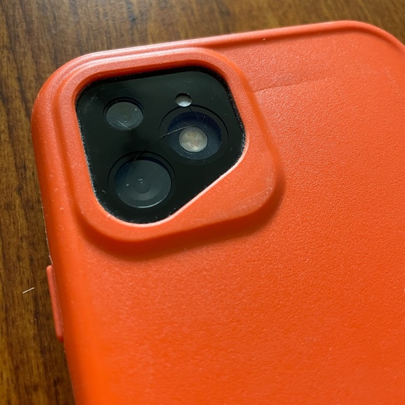 iPhone 11 FRE Lifeproof - Picture 2 of 3